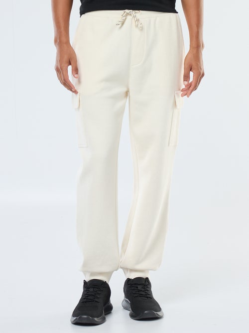 Effen joggingbroek met zakken - Kiabi Effen joggingbroek met zakken - Kiabi