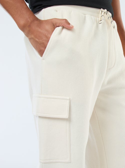 Effen joggingbroek met zakken - Kiabi Effen joggingbroek met zakken - Kiabi