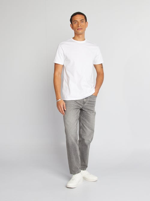 Effen katoenen heren-T-shirt met ronde hals - Kiabi Effen katoenen heren-T-shirt met ronde hals - Kiabi