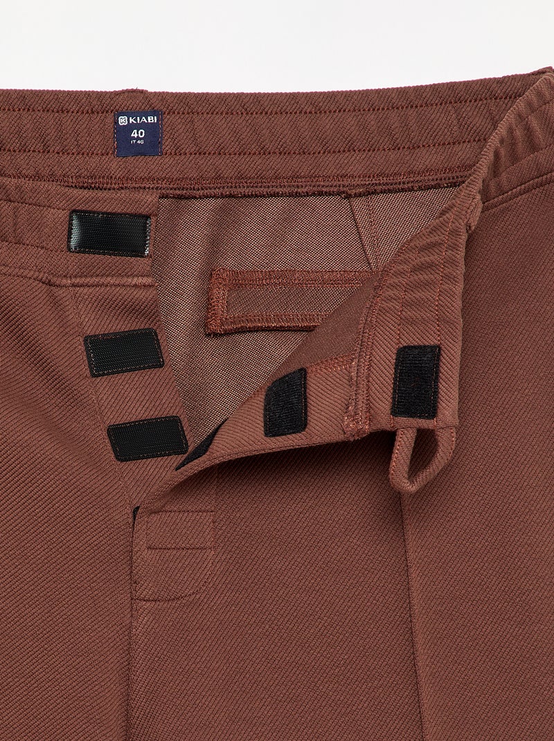 Effen regular fit chino - gemakkelijk aan te trekken collectie Bruin - Kiabi