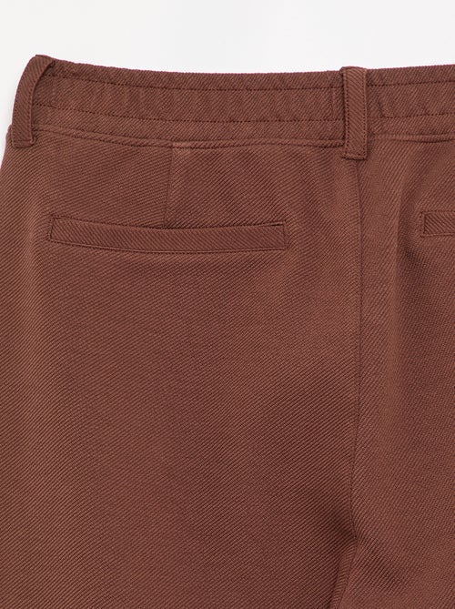Effen regular fit chino - gemakkelijk aan te trekken collectie - Kiabi Effen regular fit chino - gemakkelijk aan te trekken collectie - Kiabi