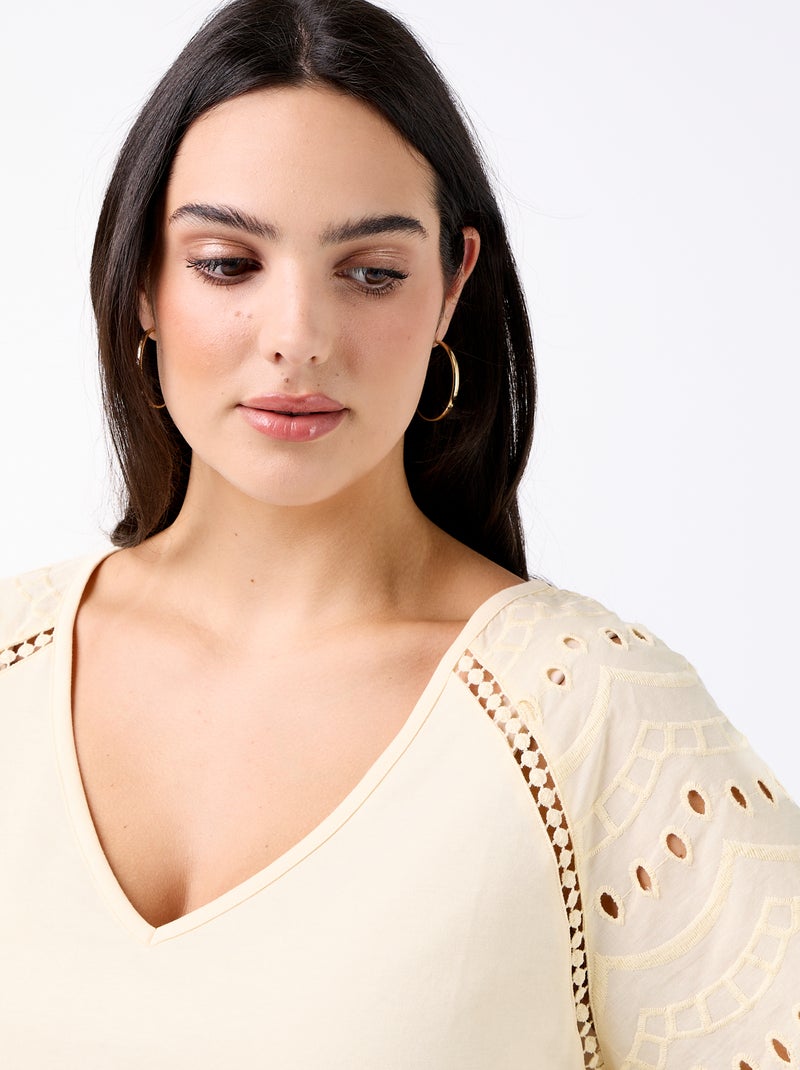 Effen T-shirt met borduursels op de mouwen Biege - Kiabi