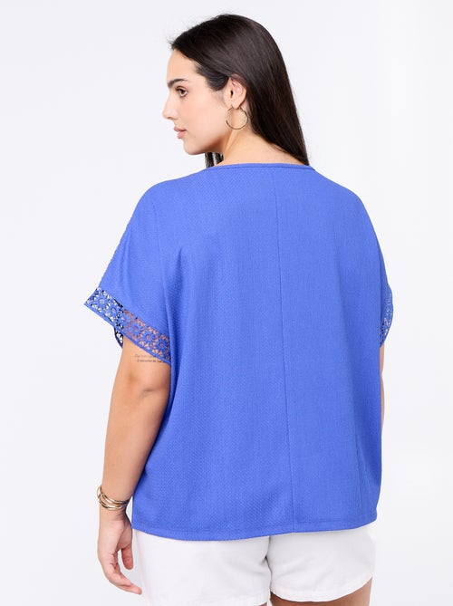 Effen T-shirt met borduurwerk en macramé op de mouwen - Kiabi