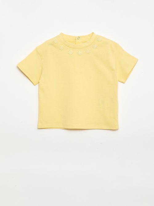 Effen T-shirt met fantasiebloemen aan de kraag - Kiabi