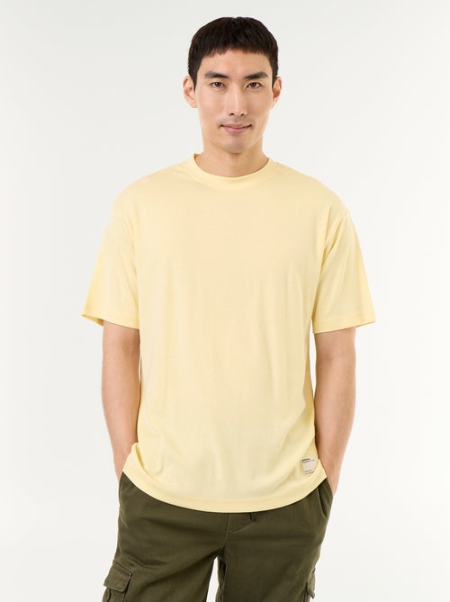 Effen T-shirt met korte mouwen en ronde hals - Kiabi Effen T-shirt met korte mouwen en ronde hals - Kiabi
