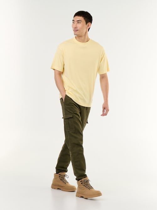 Effen T-shirt met korte mouwen en ronde hals - Kiabi Effen T-shirt met korte mouwen en ronde hals - Kiabi