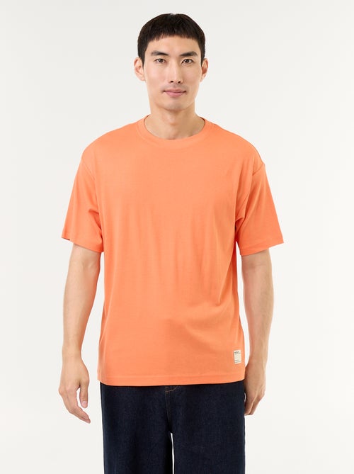 Effen T-shirt met korte mouwen en ronde hals - Kiabi Effen T-shirt met korte mouwen en ronde hals - Kiabi