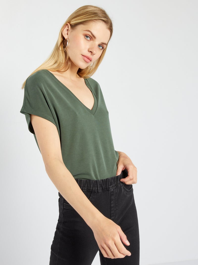 Effen T-shirt met V-hals GROEN - Kiabi