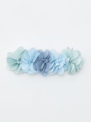 Feestelijke haarspeld met bloemen