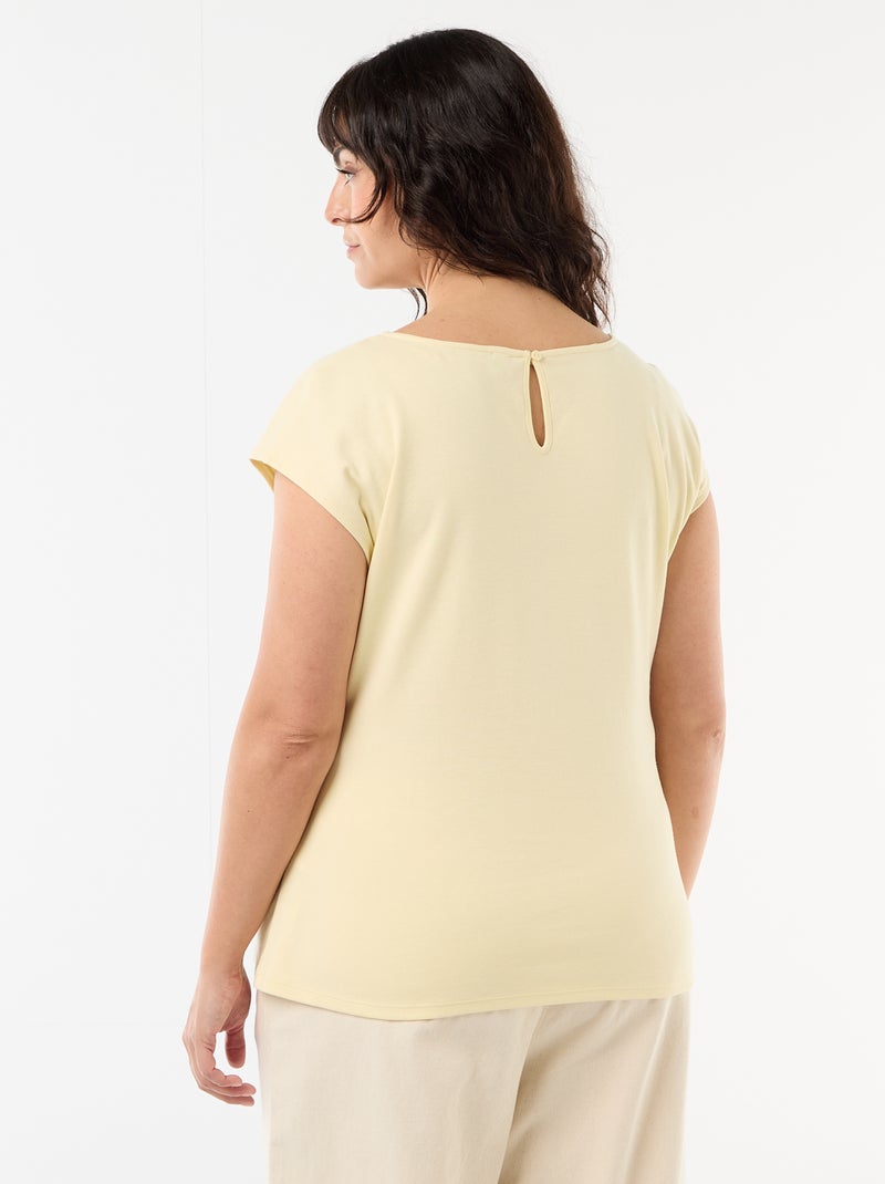 Gedrapeerd T-shirt met goudkleurig sieraad Geel - Kiabi