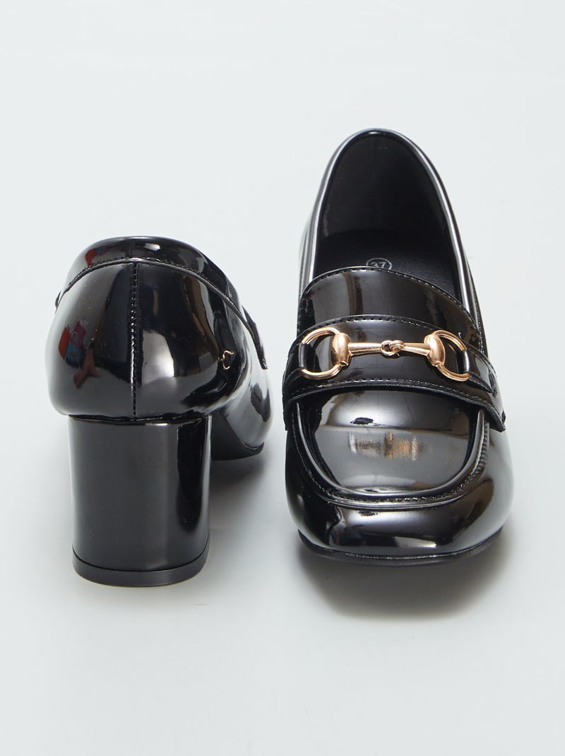 Gelakte loafers met hak ZWART - Kiabi