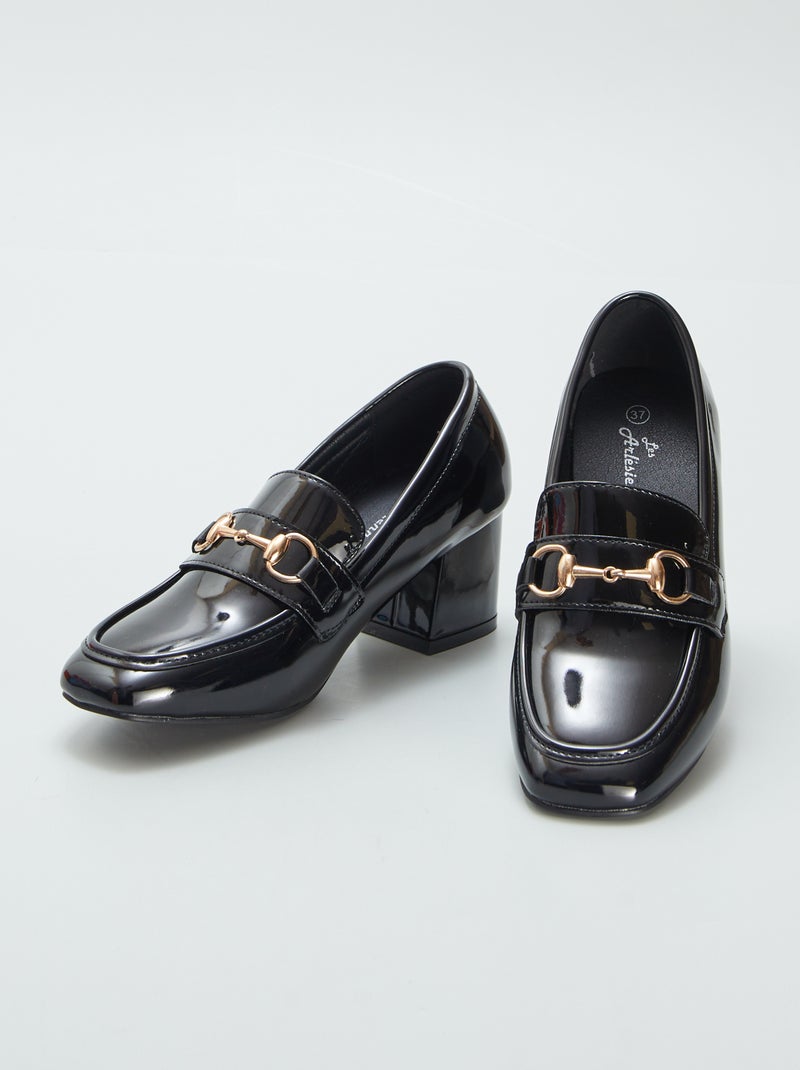 Gelakte loafers met hak ZWART - Kiabi