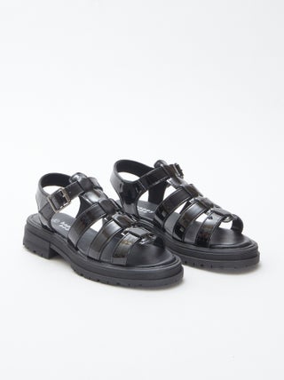 Gelakte sandalen met hak