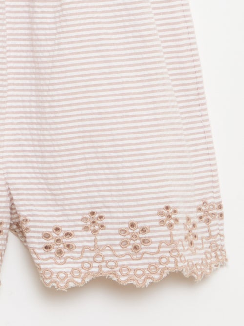 Gestreept seersucker playsuit met smockwerk en borduursels - Kiabi