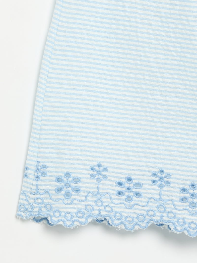 Gestreept seersucker playsuit met smockwerk en borduursels Blauw - Kiabi
