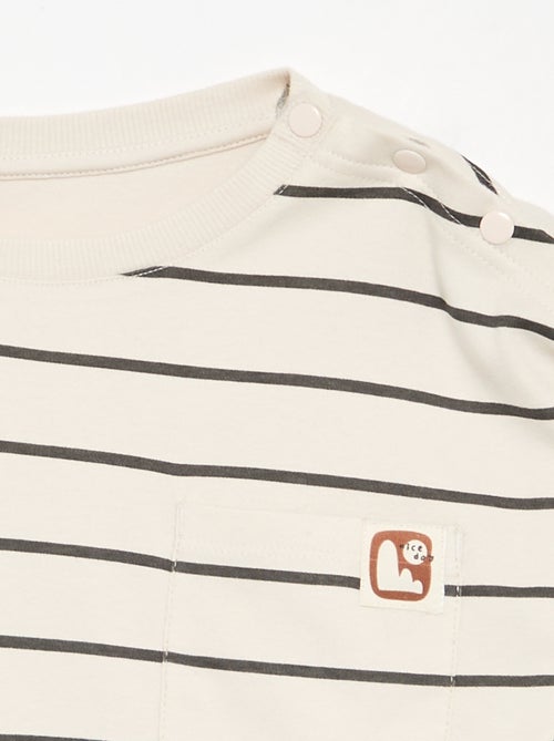 Gestreept T-shirt - gemakkelijk aan te trekken collectie - Kiabi Gestreept T-shirt - gemakkelijk aan te trekken collectie - Kiabi