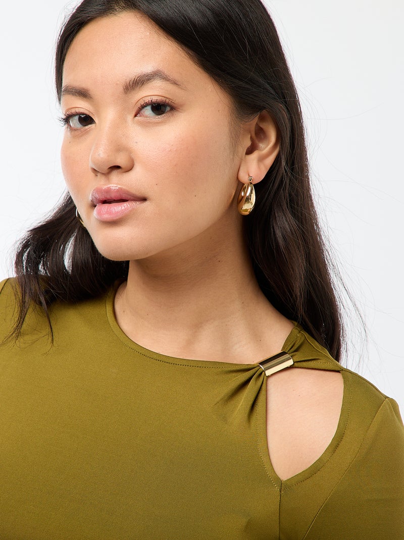 Getailleerd T-shirt met goudkleurig detail Groen - Kiabi