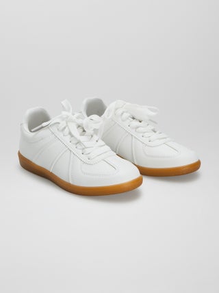 Gladde lage sneakers