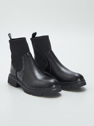 Glanzende boots van imitatieleer