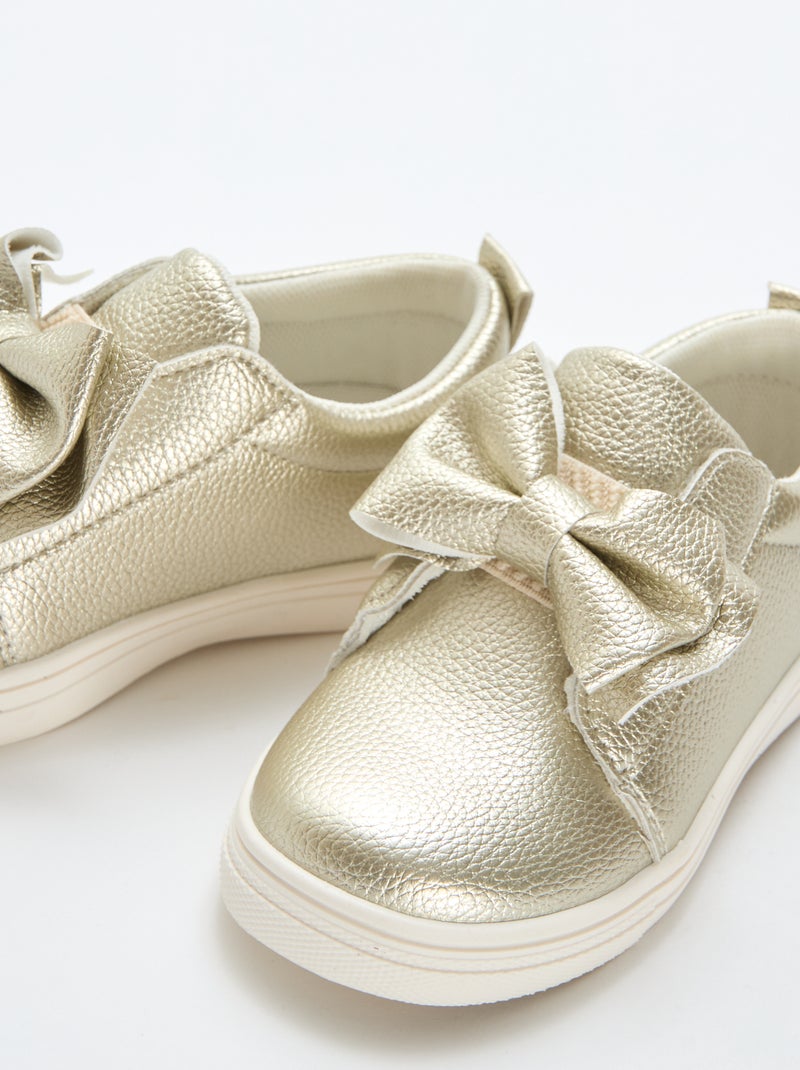 Goudkleurige slip-on schoenen / zonder veters met fantasie strikken Geel - Kiabi