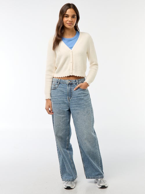 Grofgebreid vest met bloemvormige knopen - Kiabi