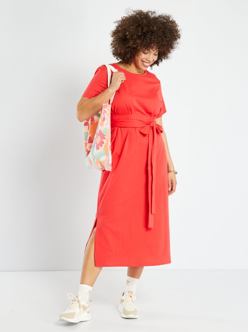 Halflange jurk van jersey met ceintuur ROOD - Kiabi