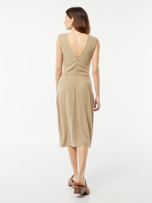 Halflange, mouwloze jurk + opengewerkt detail aan weerszijden in de zijnaad - Kiabi