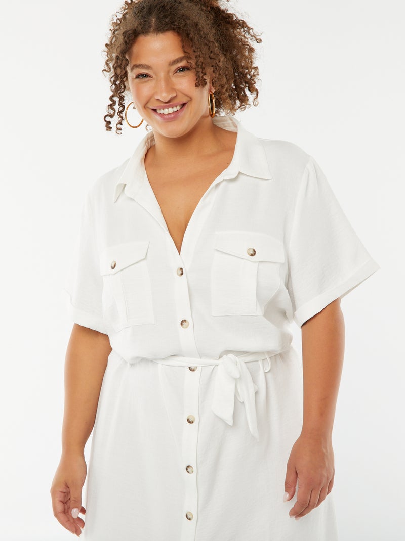 Halflange overhemdjurk met korte mouw en ceintuur Wit - Kiabi