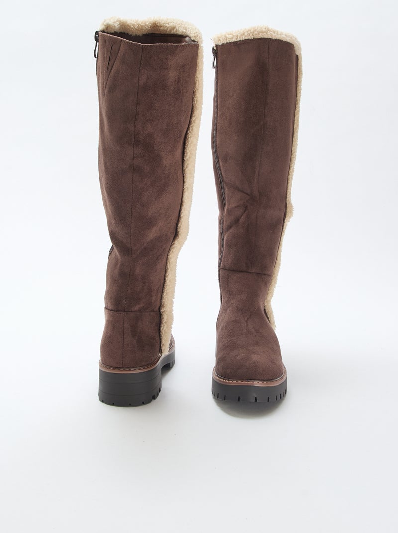 Hoge laarzen van suèdine met biesje met schapenvachteffect Bruin - Kiabi