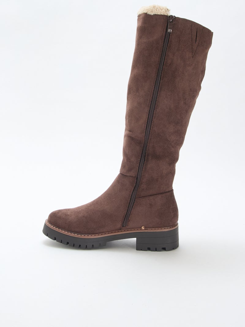 Hoge laarzen van suèdine met biesje met schapenvachteffect Bruin - Kiabi