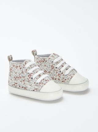 Hoge sneakers met ruiten