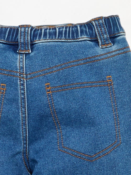 Jeans met verstelbare tailleband - instapcollectie - Kiabi Jeans met verstelbare tailleband - instapcollectie - Kiabi