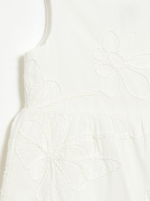 Jurk met bloemenborduursels - Kiabi