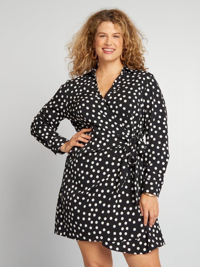 Jurk met overslag en stippenmotief ZWART Grote Maten