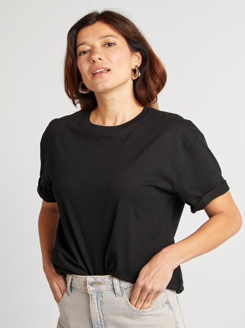 Katoenen T-shirt voor dames met ronde hals en korte mouwen - Kiabi Katoenen T-shirt voor dames met ronde hals en korte mouwen - Kiabi