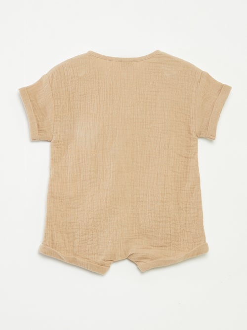 Kort speelpakje van zachte, luchtige katoen met leuke geborduurde details - Kiabi