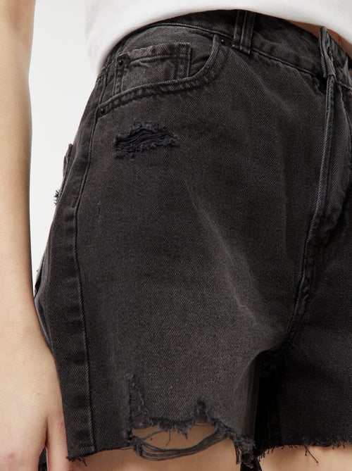 Kort spijkershort met decoratieve slijtplekken en raw-cut afwerking - Kiabi