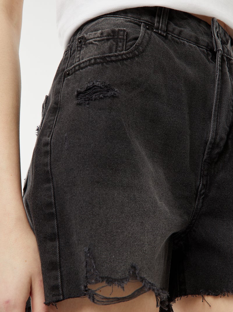 Kort spijkershort met decoratieve slijtplekken en raw-cut afwerking GRIJS - Kiabi