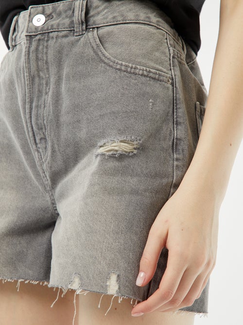 Kort spijkershort met decoratieve slijtplekken en raw-cut afwerking - Kiabi