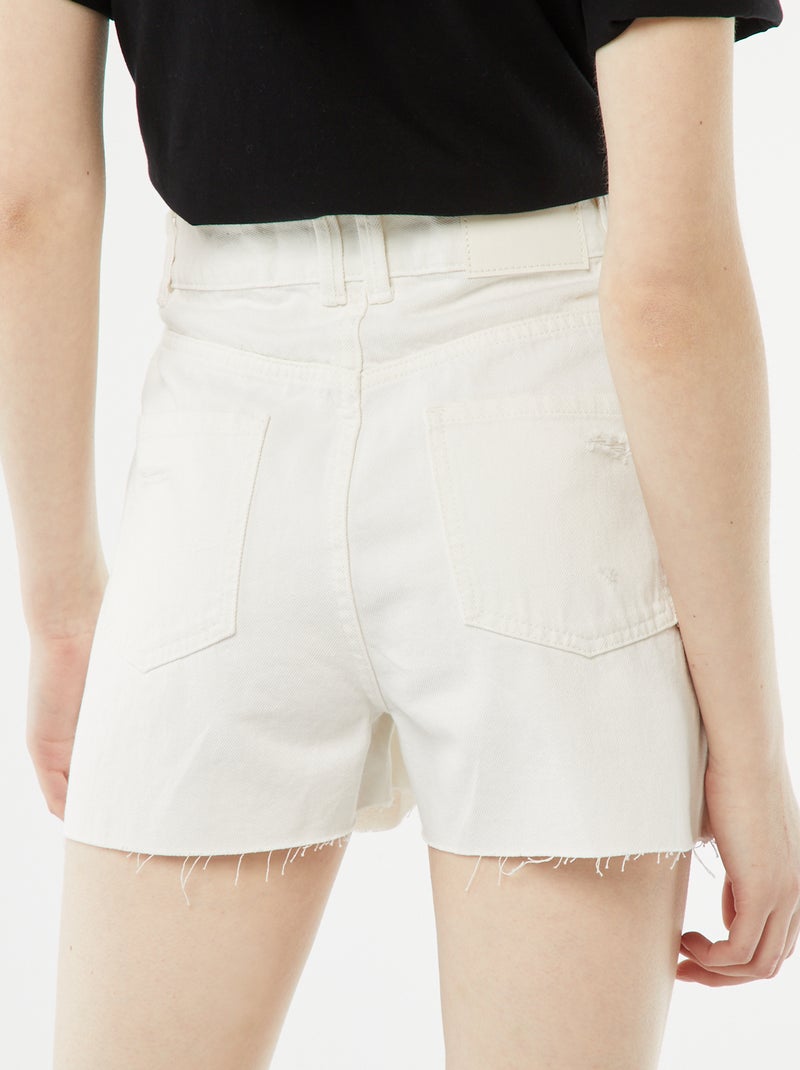 Kort spijkershort met decoratieve slijtplekken en raw-cut afwerking wit - Kiabi