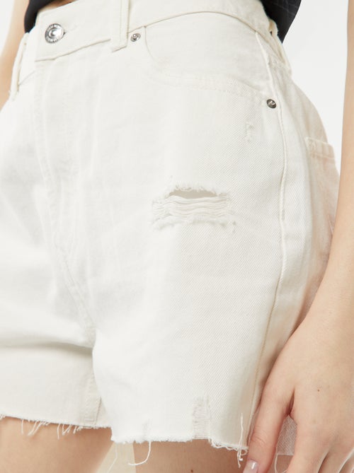 Kort spijkershort met decoratieve slijtplekken en raw-cut afwerking - Kiabi
