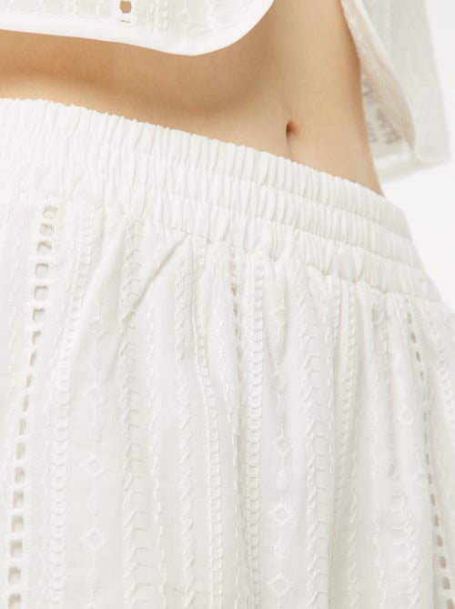 Korte broek met borduursel en ajourtricot - Kiabi