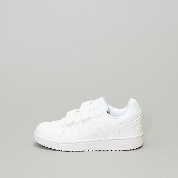 lage adidas sneakers