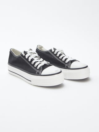 Lage, stoffen sneakers