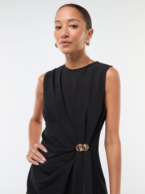 Lange gedrapeerde jurk met sieraad aan de taille - Kiabi