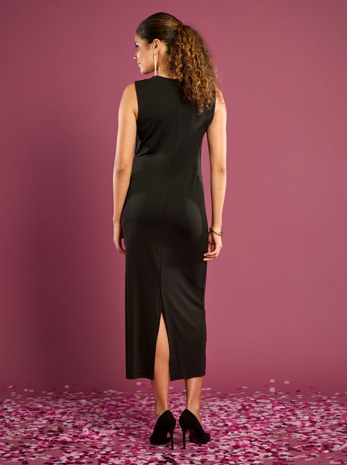 Lange gedrapeerde jurk met sieraad - Kiabi