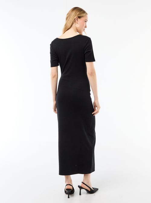 Lange jurk met gedrapeerde snit en sieraad - Kiabi