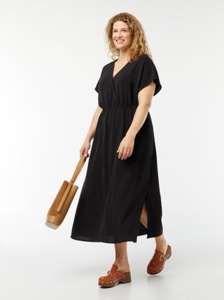 Lange jurk van stretchtricot met korte mouw