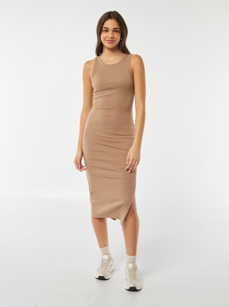 Lange, mouwloze, strakke jurk van ribtricot BIEGE - Kiabi