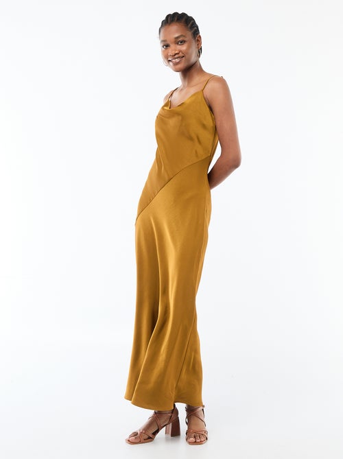 Lange satijnen jurk met fijne schouderbandjes - Kiabi